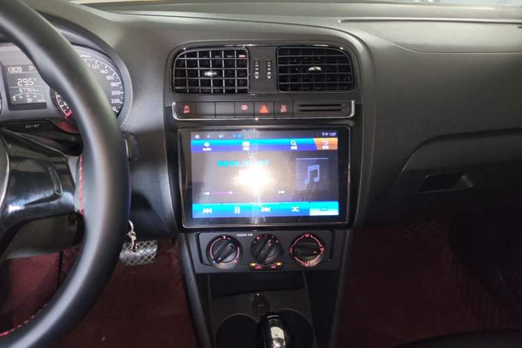 Used Volkswagen Polo 2018 1.5L Automatic Advanced Driving Model Audio And AC Panel
