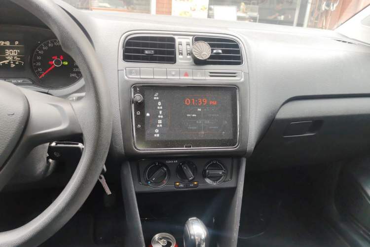 Used Volkswagen Polo 2018 1.5L Automatic Advanced Driving Model Audio And AC Panel