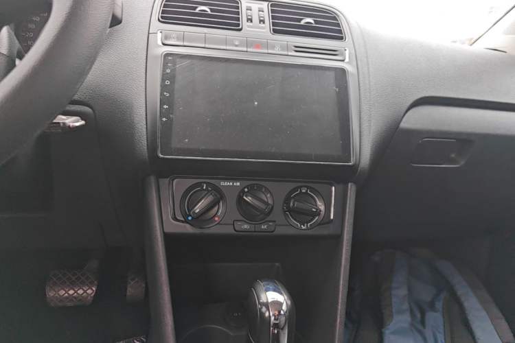Used Volkswagen Polo 2018 1.5L Automatic Advanced Driving Model Audio And AC Panel