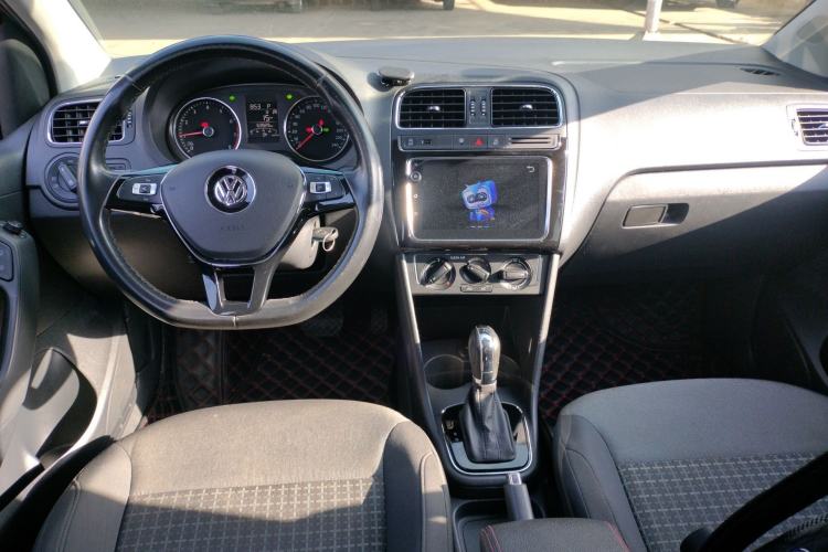 Used Volkswagen Polo 2018 1.5L Automatic Enjoyment Model Center Console