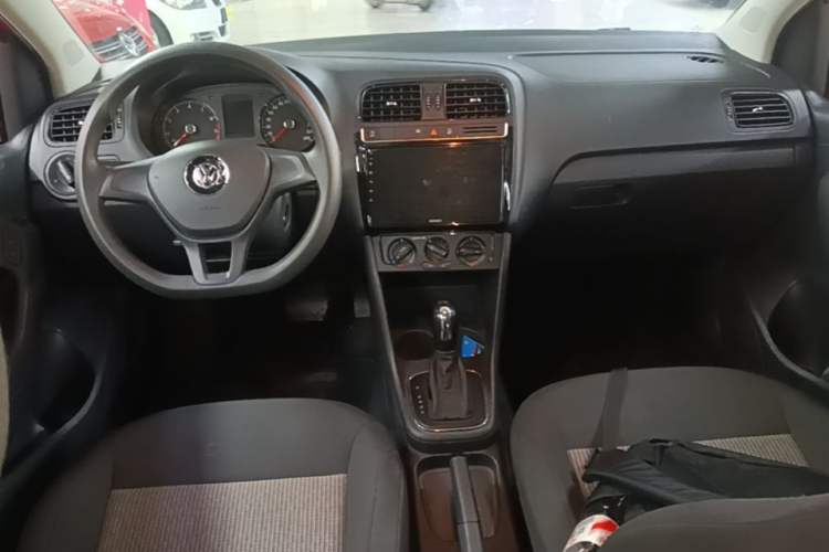 Used Volkswagen Polo 2018 1.5L Automatic Advanced Driving Model Center Console