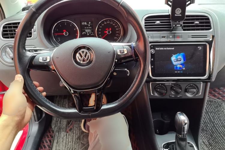 Used Volkswagen Polo 2018 1.5L Automatic Enjoyment Model Center Console