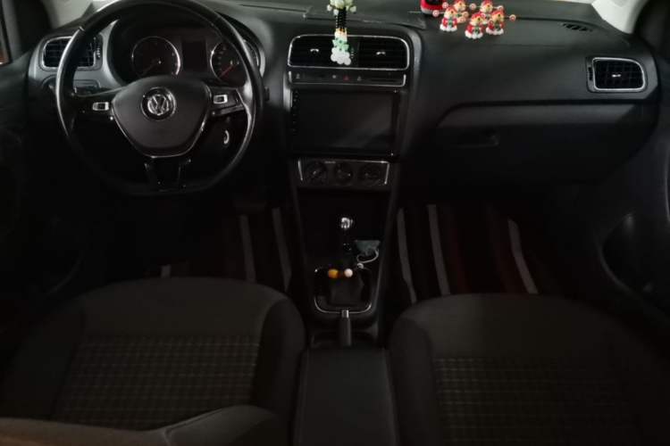 Used Volkswagen Polo 2018 1.5L Automatic Enjoyment Model Center Console