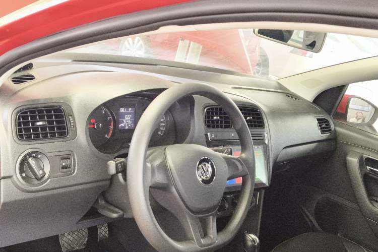 Used Volkswagen Polo 2018 1.5L Automatic Advanced Driving Model Center Console