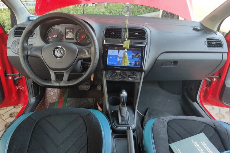 Used Volkswagen Polo 2018 1.5L Automatic Advanced Driving Model Center Console