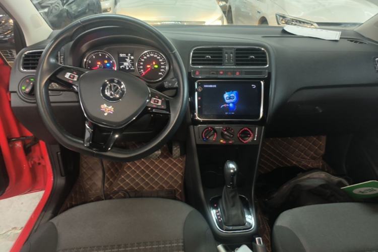 Used Volkswagen Polo 2018 1.5L Automatic Enjoyment Model Center Console