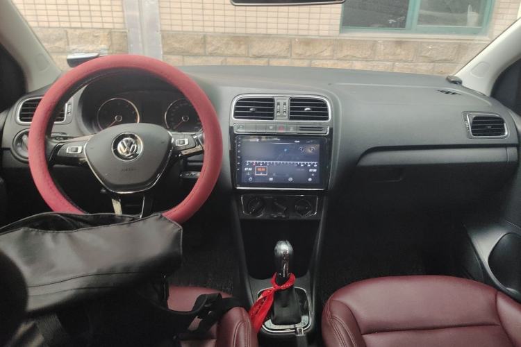 Used Volkswagen Polo 2018 1.5L Automatic Enjoyment Model Center Console