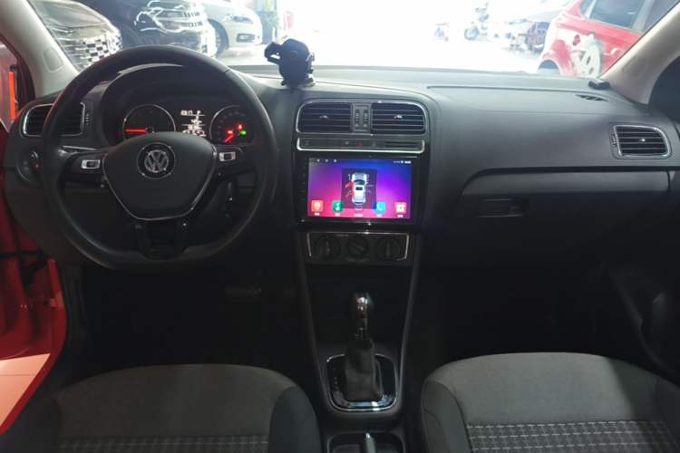 Used Volkswagen Polo 2018 1.5L Automatic Enjoyment Model Center Console