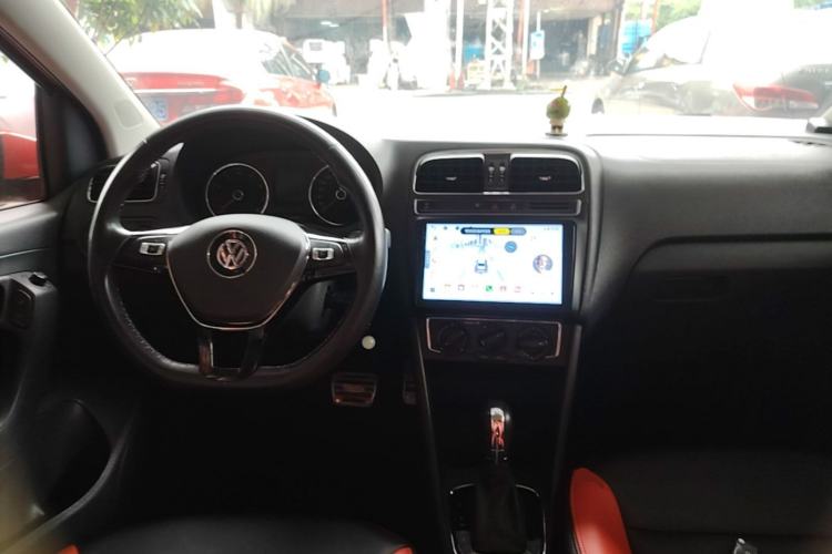 Used Volkswagen Polo 2018 1.5L Automatic Enjoyment Model Center Console