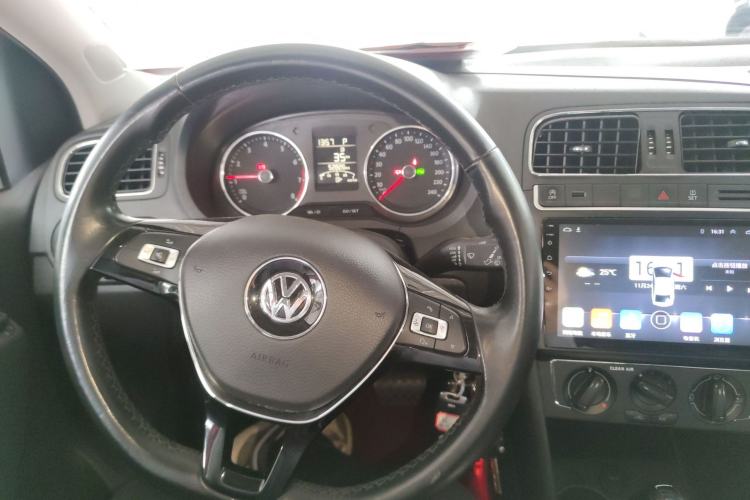 Used Volkswagen Polo 2018 1.5L Automatic Enjoyment Model Center Console
