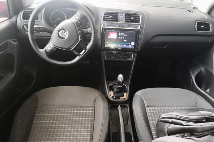 Used Volkswagen Polo 2018 1.5L Automatic Enjoyment Model Center Console
