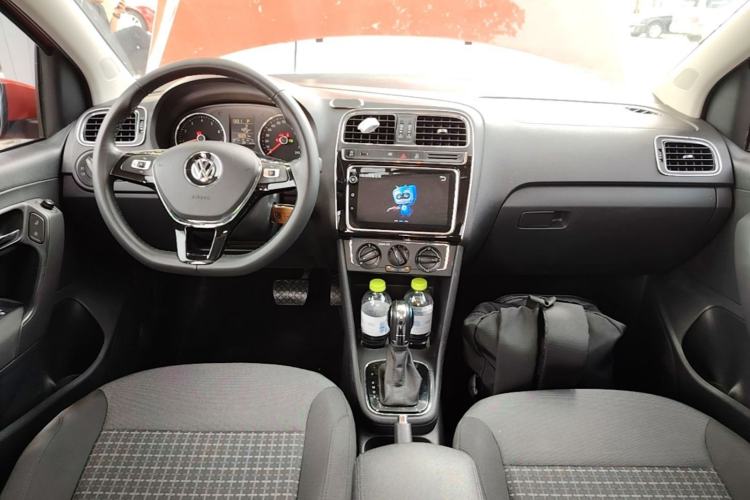 Used Volkswagen Polo 2018 1.5L Automatic Enjoyment Model Center Console