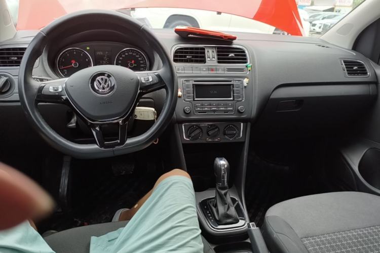 Used Volkswagen Polo 2018 1.5L Automatic Enjoyment Model Center Console