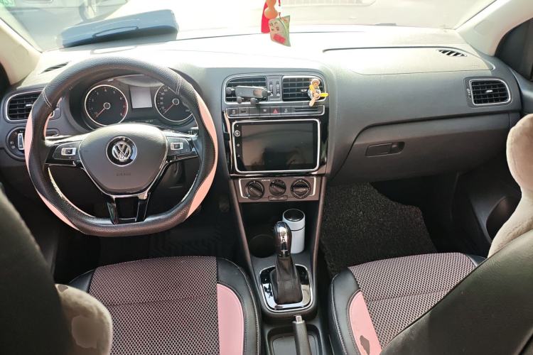 Used Volkswagen Polo 2018 1.5L Automatic Enjoyment Model Center Console