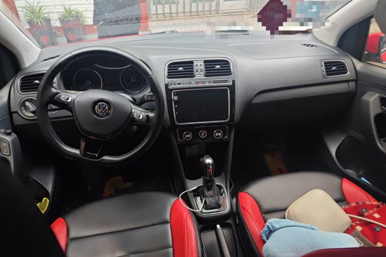 Used Volkswagen Polo 2018 1.5L Automatic Enjoyment Model Center Console