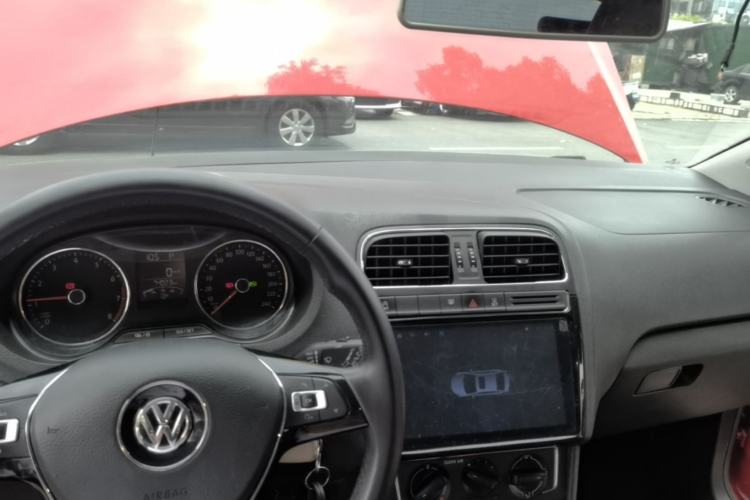 Used Volkswagen Polo 2018 1.5L Automatic Enjoyment Model Center Console