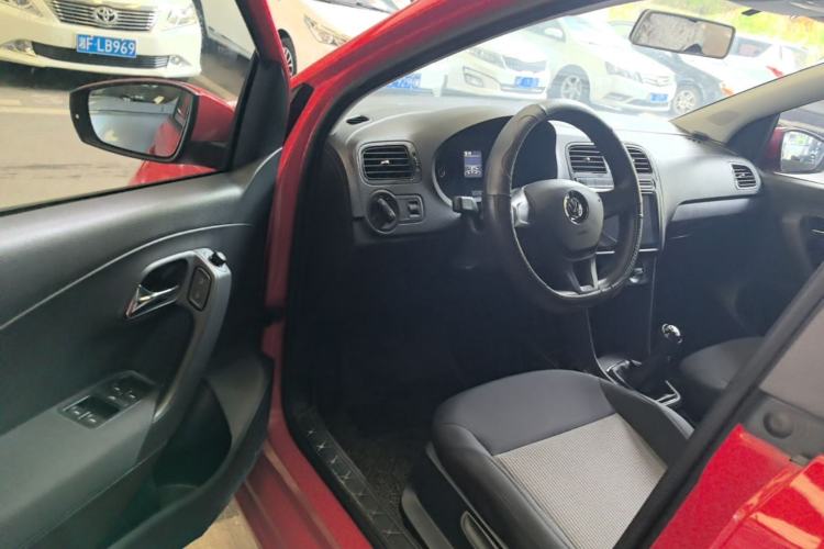 Used Volkswagen Polo 2018 1.5L Manual Drive-Comfort Model Driver Seat
