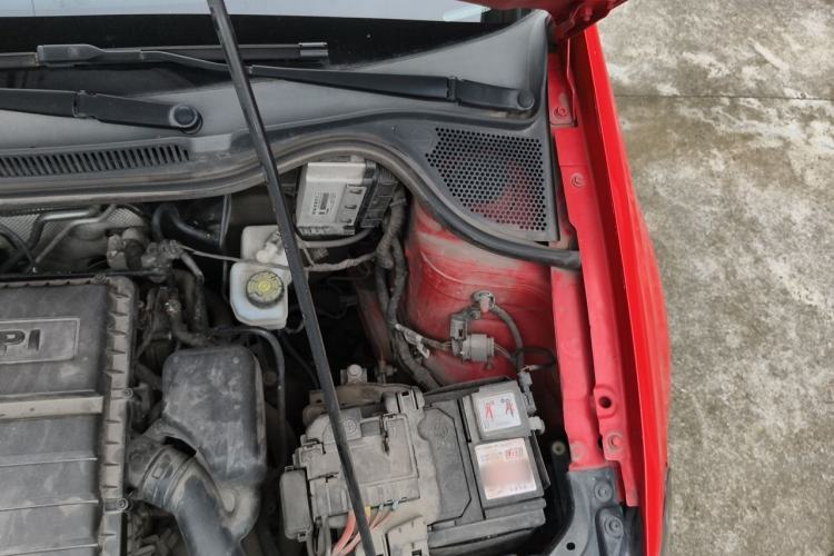 Used Volkswagen Polo 2018 1.5L Manual Drive-Comfort Model Engine Bay Left
