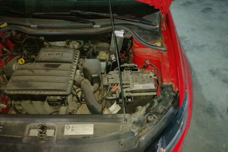 Used Volkswagen Polo 2018 1.5L Automatic Luxury Edition Engine Bay Left