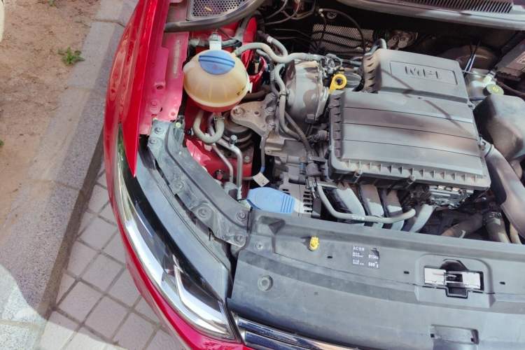 Used Volkswagen Polo 2018 1.5L Automatic Luxury Edition Engine Bay Right