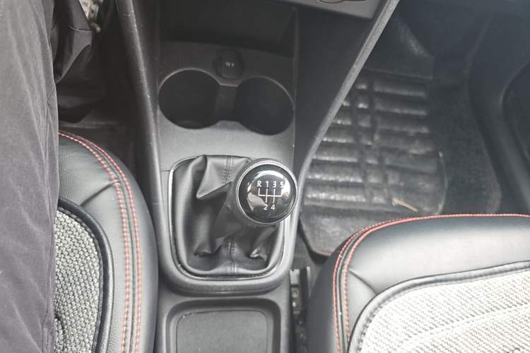 Used Volkswagen Polo 2018 1.5L Manual Drive-Comfort Model Gear Lever