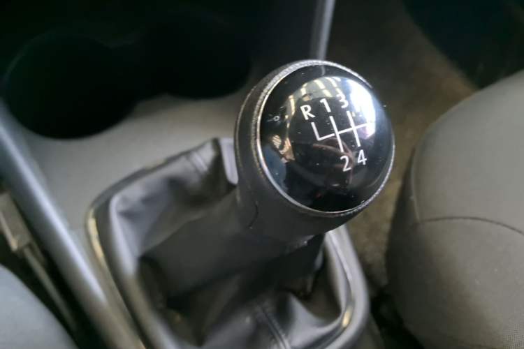 Used Volkswagen Polo 2018 1.5L Manual Drive-Comfort Model Gear Lever