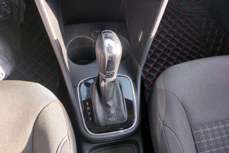 Used Volkswagen Polo 2018 1.5L Automatic Enjoyment Model Gear Lever