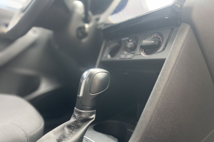 Used Volkswagen Polo 2018 1.5L Automatic Advanced Driving Model Gear Lever