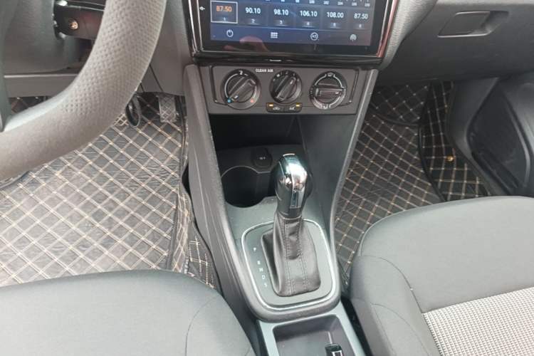Used Volkswagen Polo 2018 1.5L Automatic Advanced Driving Model Gear Lever