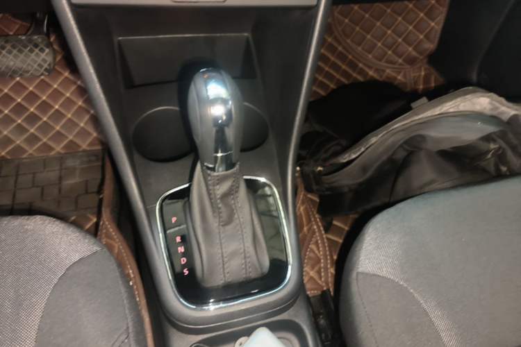 Used Volkswagen Polo 2018 1.5L Automatic Enjoyment Model Gear Lever