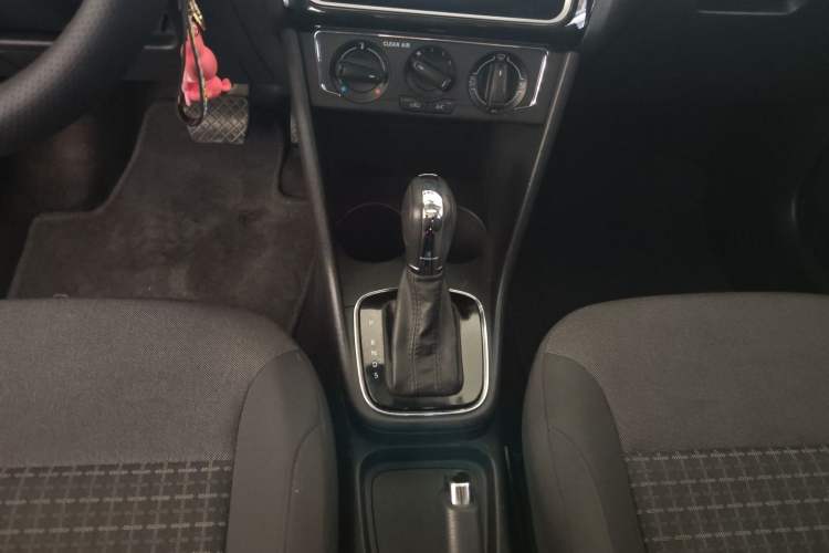 Used Volkswagen Polo 2018 1.5L Automatic Enjoyment Model Gear Lever