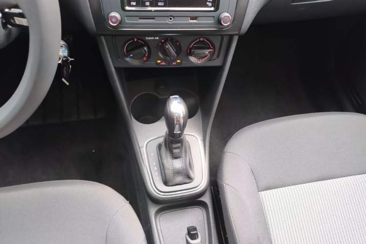 Used Volkswagen Polo 2018 1.5L Automatic Advanced Driving Model Gear Lever