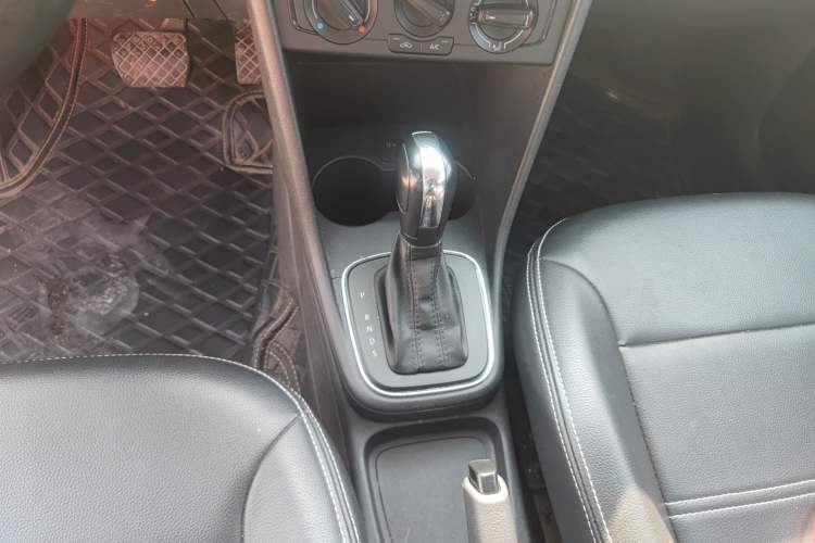 Used Volkswagen Polo 2018 1.5L Automatic Advanced Driving Model Gear Lever