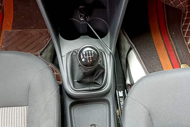 Used Volkswagen Polo 2018 1.5L Manual Drive-Comfort Model Gear Lever