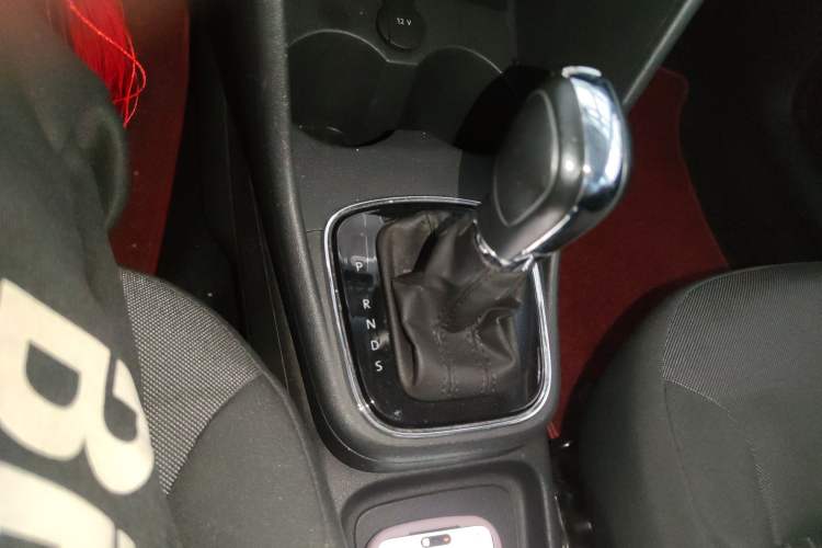 Used Volkswagen Polo 2018 1.5L Automatic Enjoyment Model Gear Lever