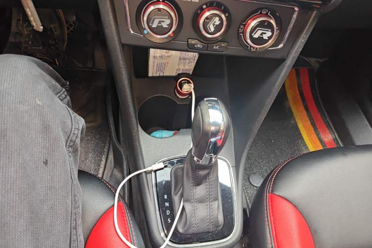 Used Volkswagen Polo 2018 1.5L Automatic Enjoyment Model Gear Lever