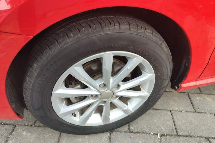 Used Volkswagen Polo 2018 1.5L Automatic Advanced Driving Model Left Front Wheel Hub
