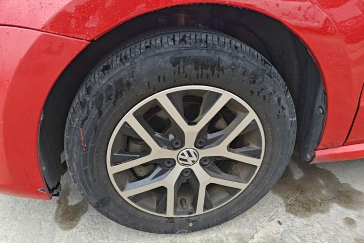 Used Volkswagen Polo 2018 1.5L Automatic Advanced Driving Model Left Front Wheel Hub