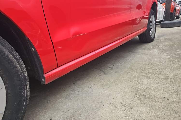 Used Volkswagen Polo 2018 1.5L Manual Drive-Comfort Model Left Side Sill
