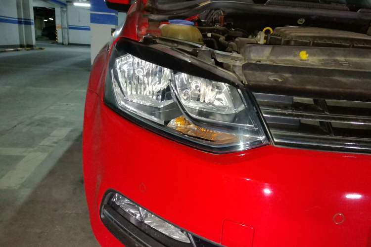 Used Volkswagen Polo 2018 1.5L Automatic Luxury Edition Right Front Headlight