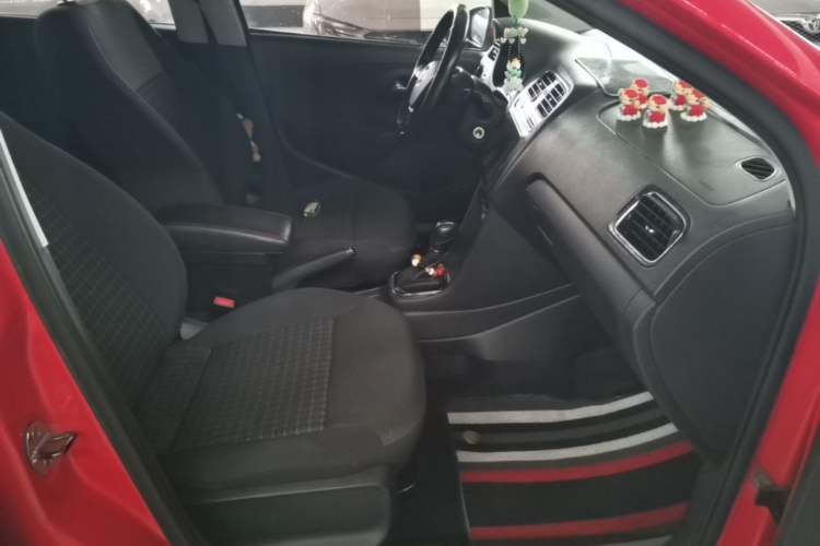 Used Volkswagen Polo 2018 1.5L Automatic Enjoyment Model Right Front Seat