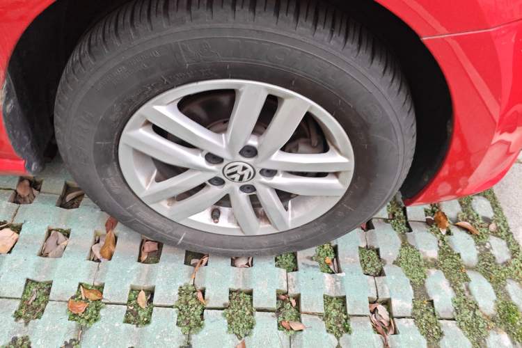 Used Volkswagen Polo 2018 1.5L Automatic Advanced Driving Model Right Front Wheel Hub