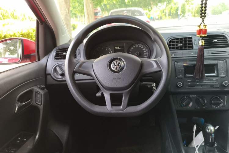 Used Volkswagen Polo 2018 1.5L Automatic Advanced Driving Model Steering Wheel