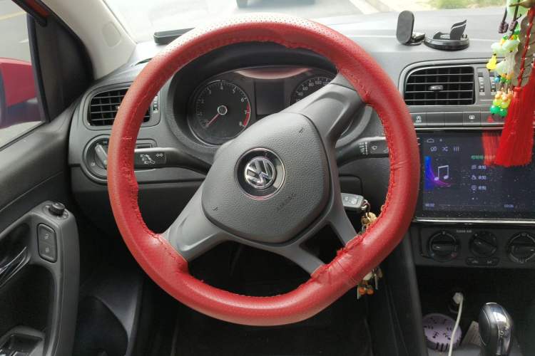 Used Volkswagen Polo 2018 1.5L Automatic Advanced Driving Model Steering Wheel