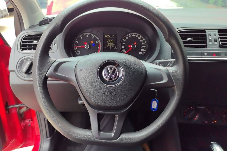 Used Volkswagen Polo 2018 1.5L Automatic Advanced Driving Model Steering Wheel