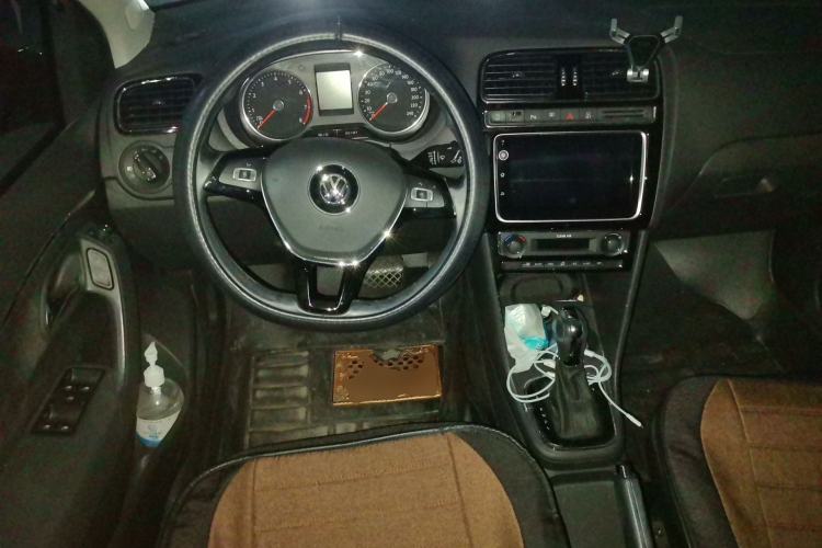 Used Volkswagen Polo 2018 1.5L Automatic Luxury Edition Steering Wheel
