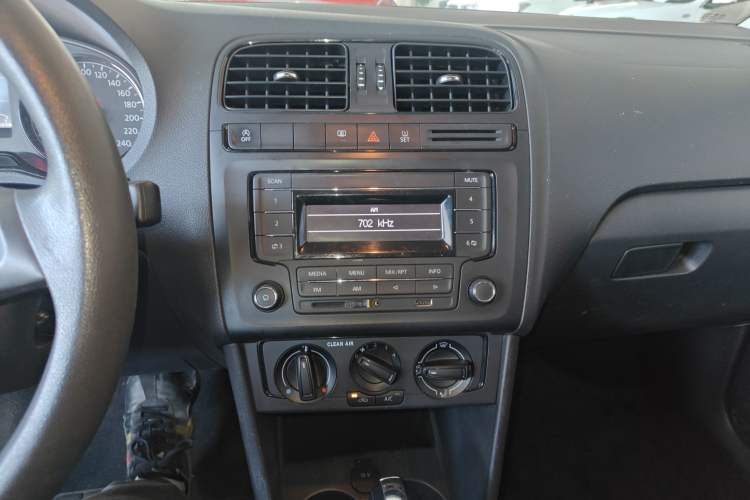 Used Volkswagen Polo 2018 1.5L Automatic Advanced Driving Model Audio And AC Panel