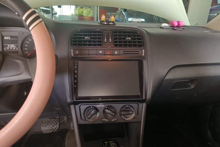 Used Volkswagen Polo 2018 1.5L Automatic Advanced Driving Model Audio And AC Panel