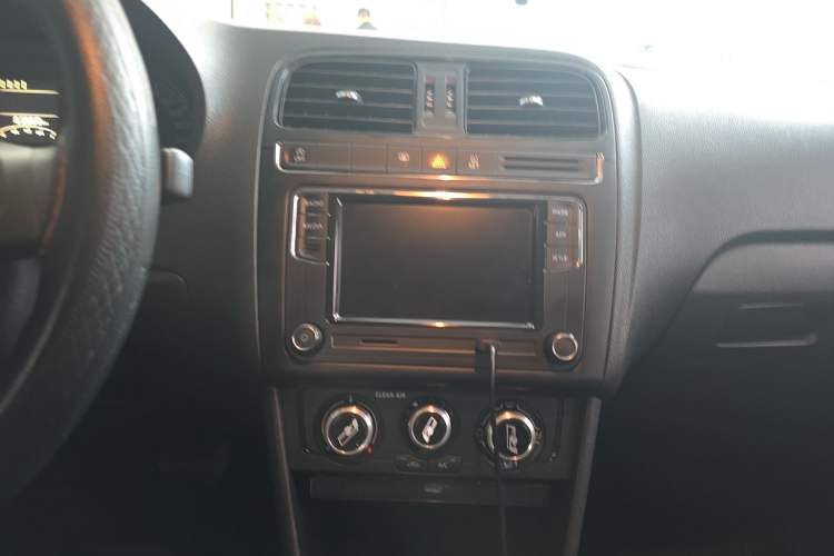 Used Volkswagen Polo 2018 1.5L Automatic Advanced Driving Model Audio And AC Panel
