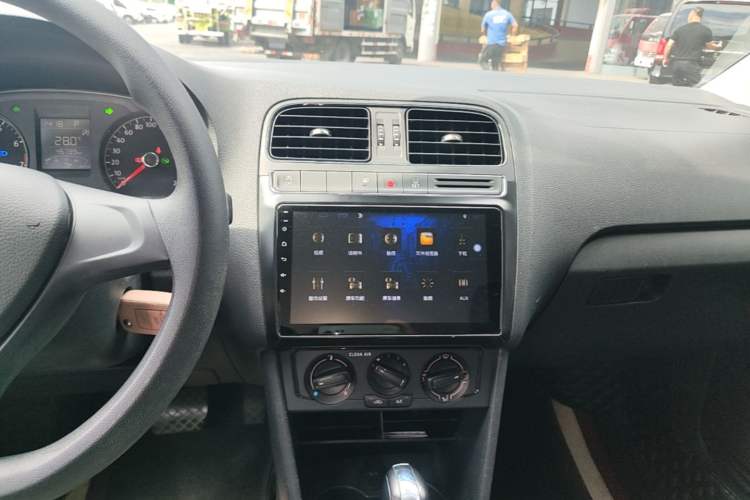Used Volkswagen Polo 2018 1.5L Automatic Advanced Driving Model Audio And AC Panel